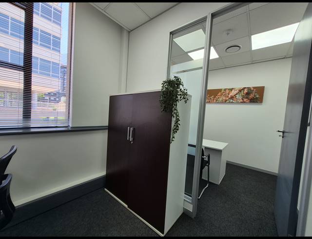 55M² OFFICE TO LET IN SANDTON CENTRAL